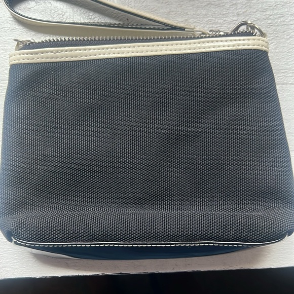 Black and White Isabella Fiore Wristlet. - Picture 2 of 5